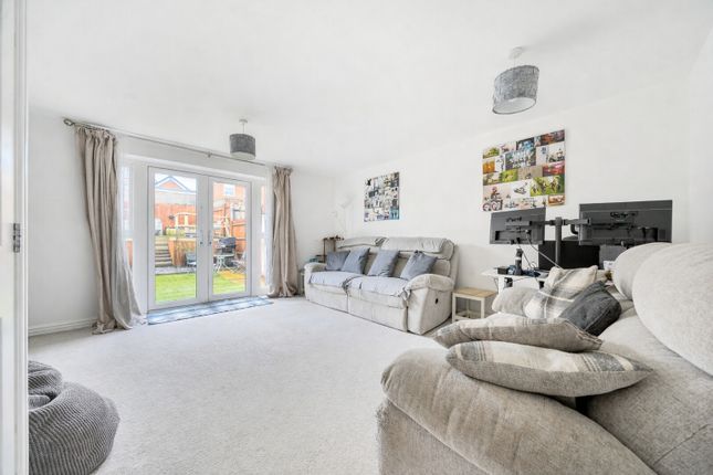 83, Doris Bunting Road, Romsey photo 2