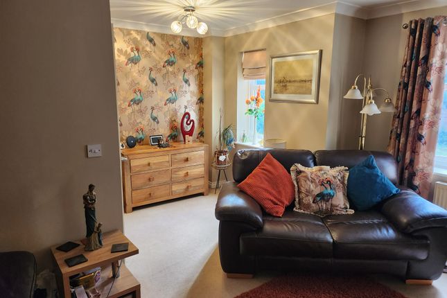 20, Treacle Row, Silverdale, Newcastle photo 3