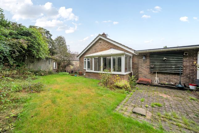 6, Perry Way, Headley photo 3