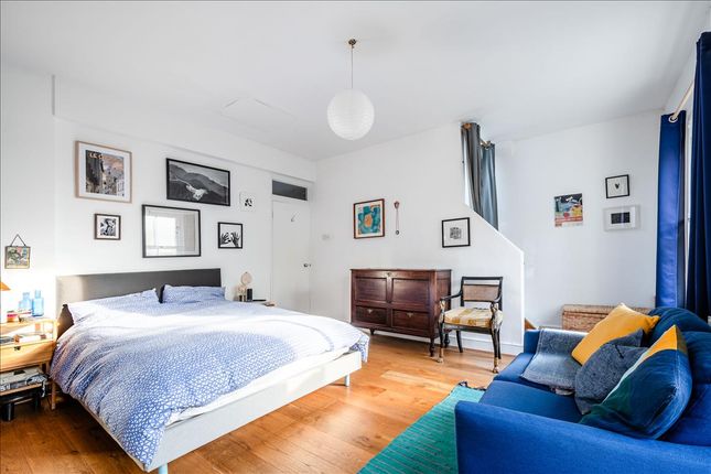 Flat for sale in Cannon Street Road, Aldgate