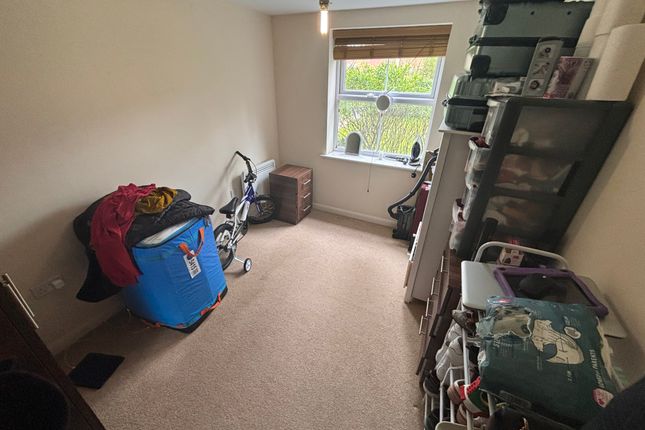 Flat to rent in Coopers Meadow, Keresley End, Coventry