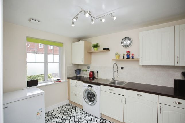 14, Izod Road, Rugby photo 2