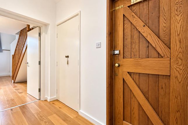 5 Old Barn House, St Marys Terrace, High Street, Elstree photo 3
