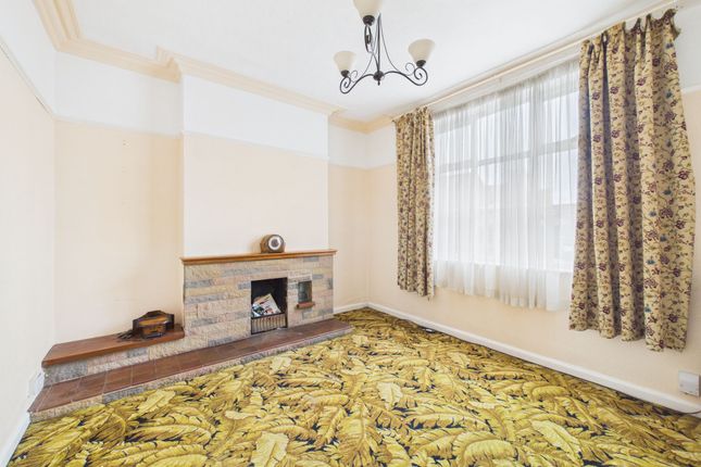 2 Edward Avenue, Sutton-In-Ashfield photo 3