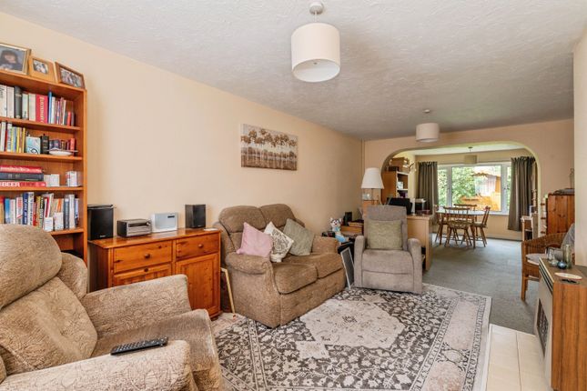 48, Pattiswick Square, Essex photo 2