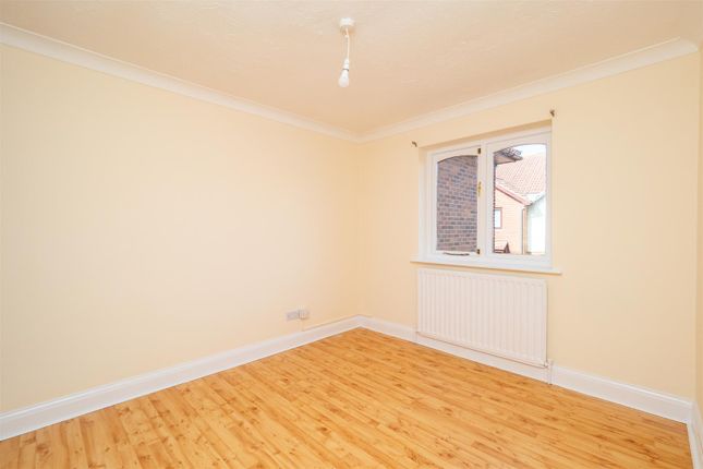 Maisonette for sale in Alpine View, Carshalton