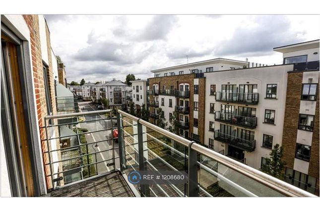 Thumbnail Flat to rent in Queen Marys House, London