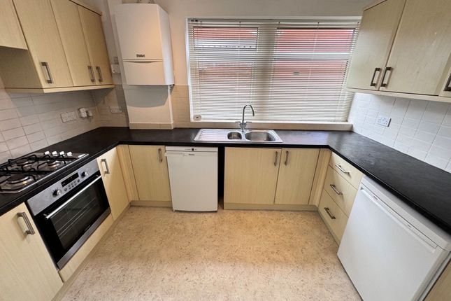 22 Princes Road, High Peak photo 4