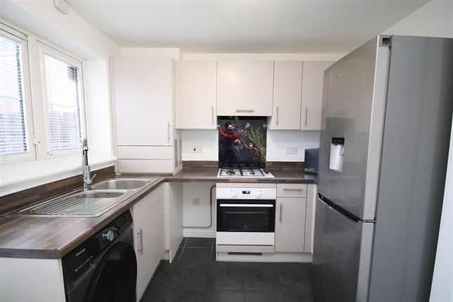 5, Hopkins Close, Dartford photo 4
