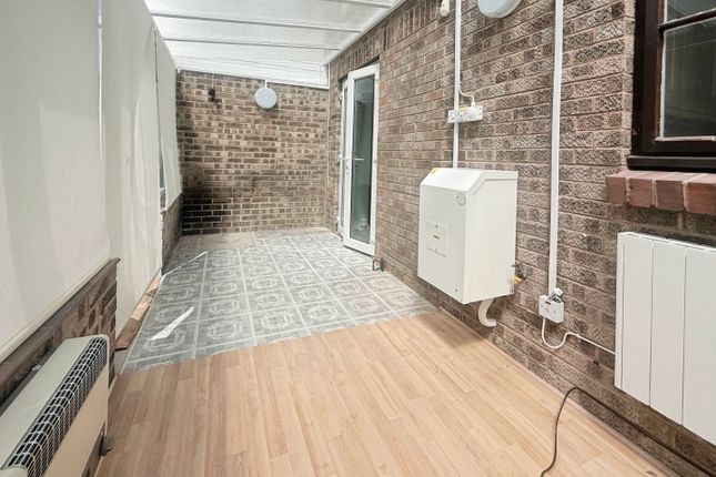 28, Manor Drive, Leicester photo 4