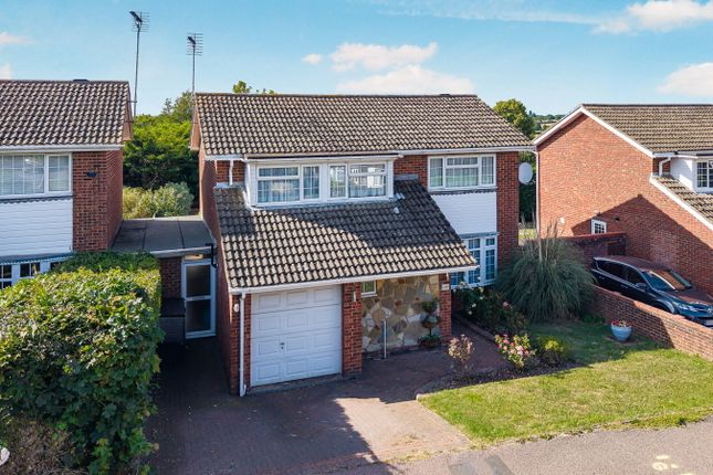 140, St. Agnells Lane, Hemel Hempstead photo 3