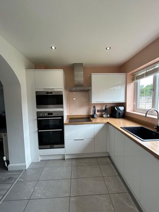 2, Wigshaw Close, Leigh photo 4