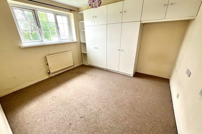 158, Highfields, Bridgend photo 4