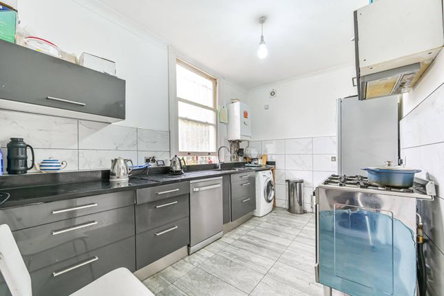 Flat for sale in Fiveways Road, Brixton, London