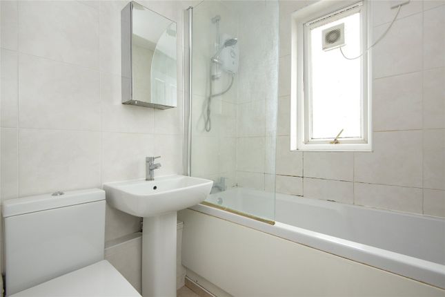 Flat to rent in Icarus House, British Street, Bow, London