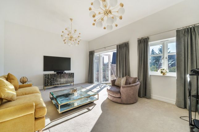 26, Consort Drive, Leatherhead photo 2