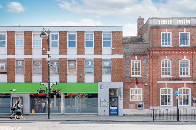 Thumbnail Flat to rent in High Street, High Wycombe