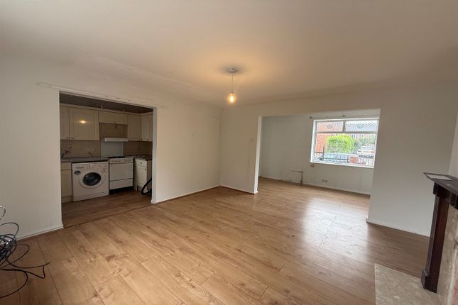 70, Yattendon Avenue, Manchester photo 5