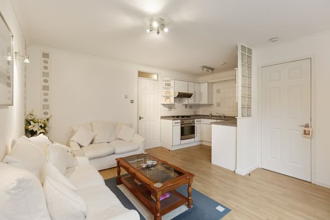 39, Craigieburn Gardens, Glasgow photo 4