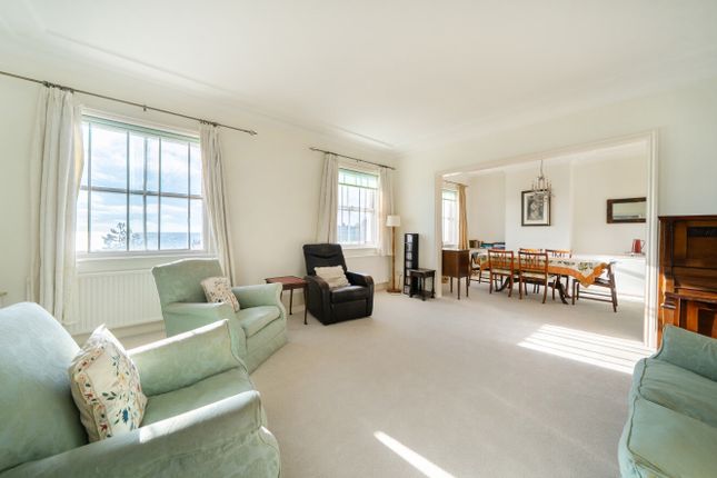 Flat 8, 22, Lewes Crescent, East Sussex photo 3