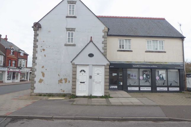 Flat to rent in High Street, Selsey