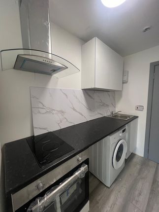 317, Bathroad, Slough, Berkshire photo 4