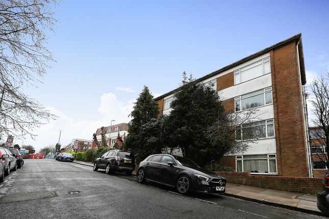 Thumbnail Flat for sale in Wilbury Villas, Hove