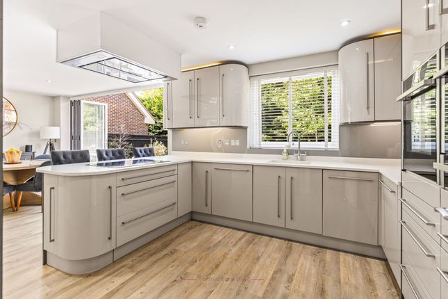 155 Crawley Down Road, East Grinstead photo 4