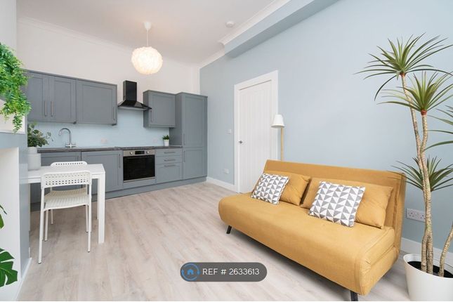 Open-Plan Living Room/Kitchen