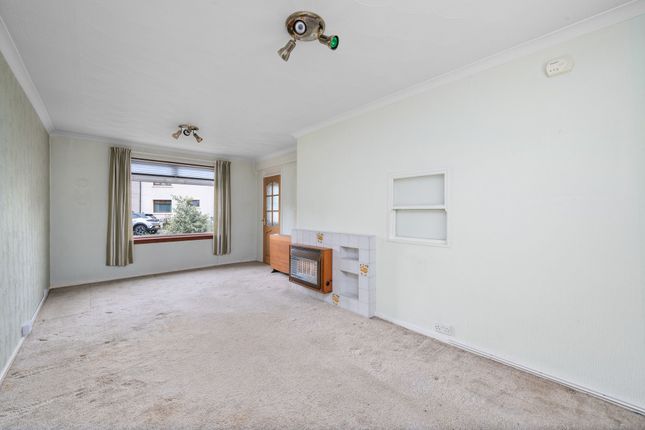 76 Bruce Drive, Larbert photo 3