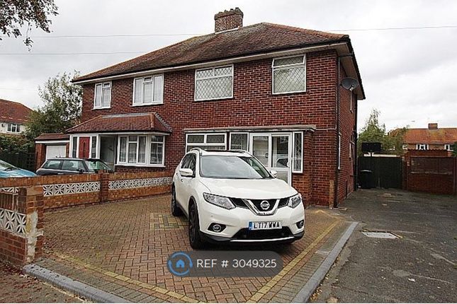 Townson Avenue, Northolt photo 2