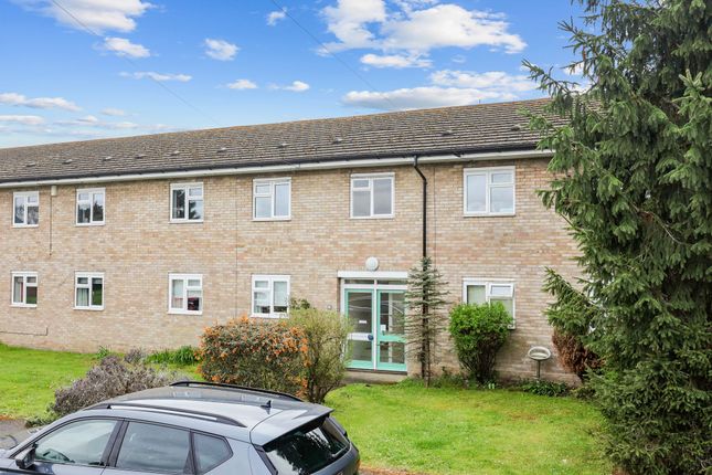 40 Garson Road, Esher photo 2