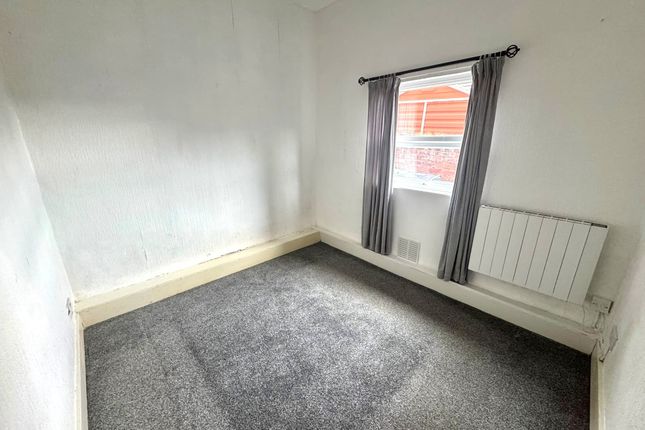 58, Birkenhead photo 4