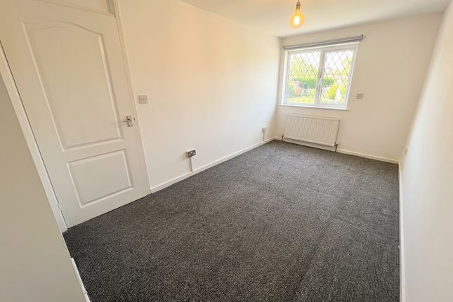 32, Birmingham photo 4