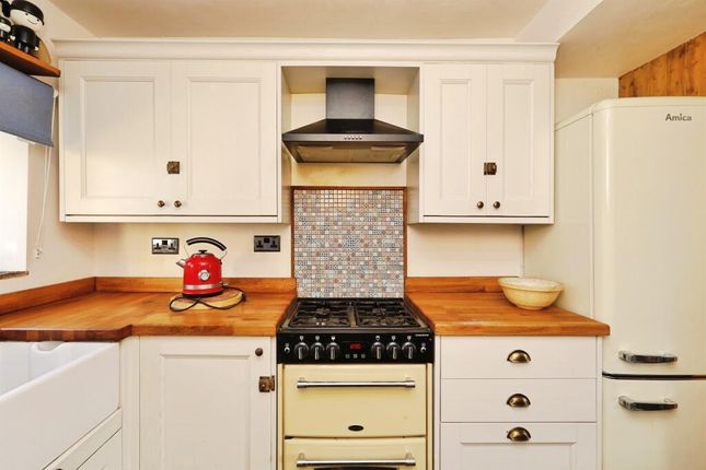 1, Hooton Lane, SHEFFIELD photo 4