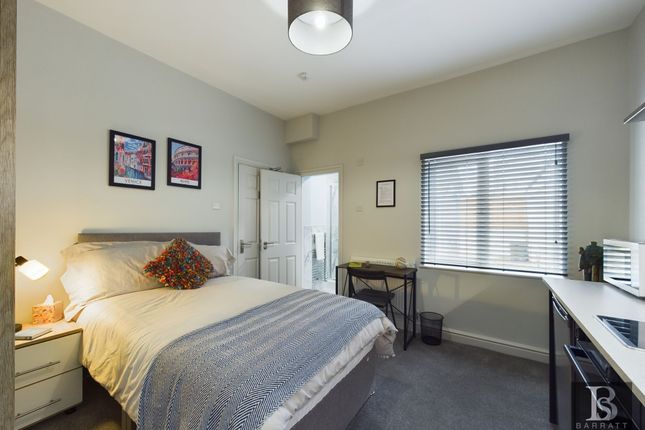 12 Sheppard Street, Swindon photo 3