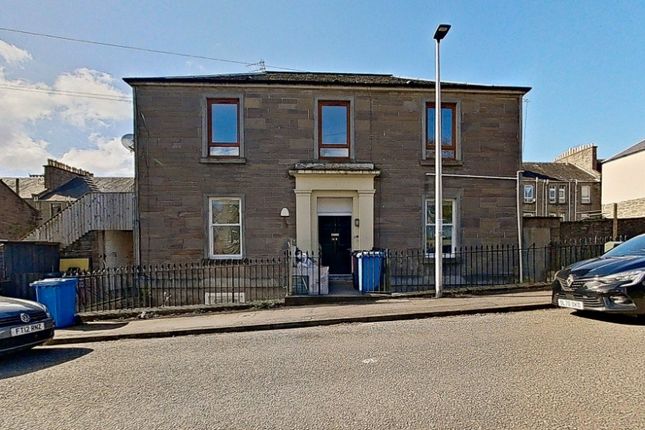 Flat to rent in Fleuchar Street, West End, Dundee