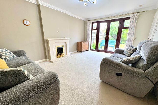 38, Hobby Close, LEICESTER photo 2