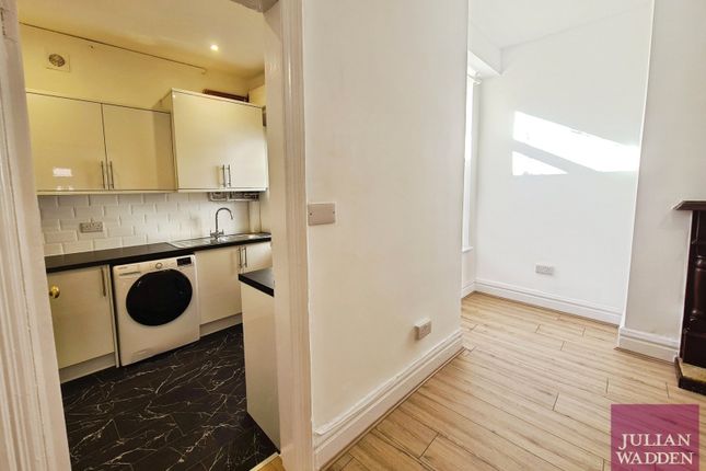 28, Walter Street, Manchester photo 4