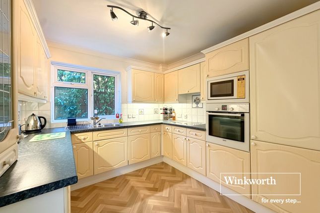 Flat 3, Everglade Court, 57, Chine Walk, Ferndown photo 2