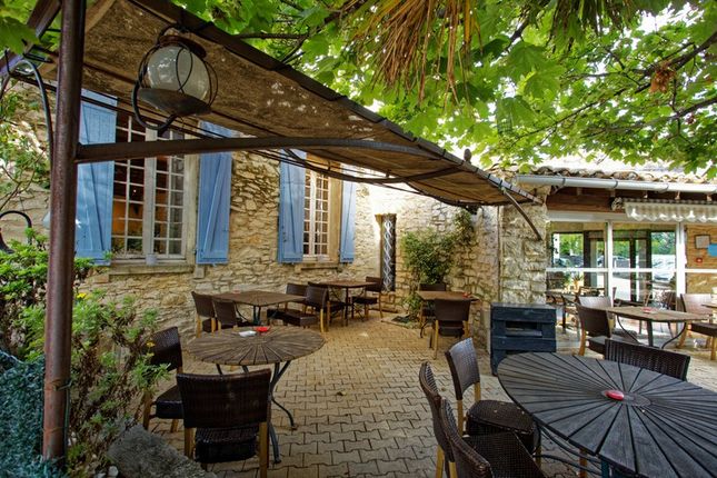 Thumbnail Hotel/guest house for sale in Lirac, Uzes Area, Provence - Var