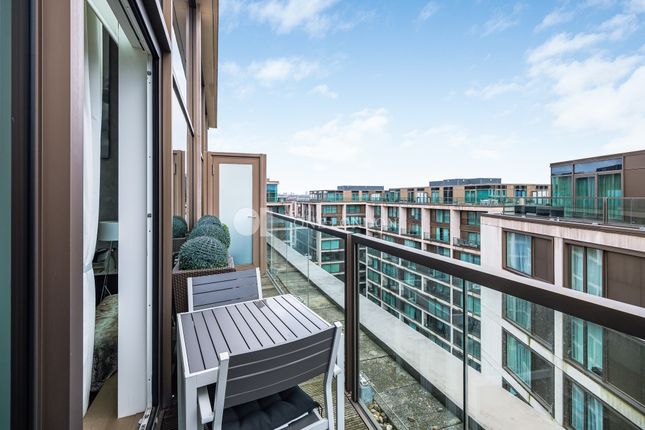 Duplex to rent in Kensington High Street, London