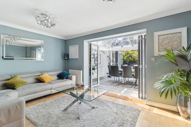 3, Juniper Court, Chorleywood photo 2
