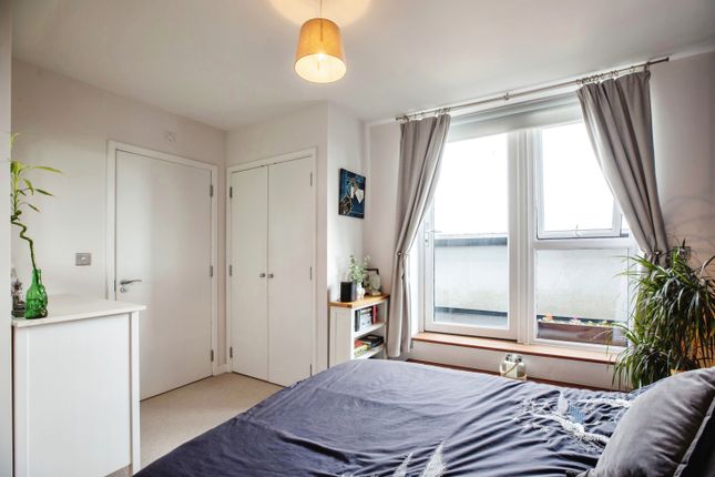 Flat for sale in 18-20 Waterfall Cottages, London