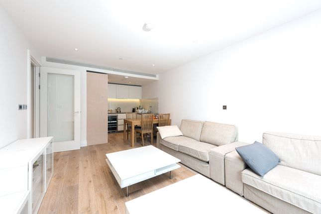 Thumbnail Flat to rent in Riverlight, London