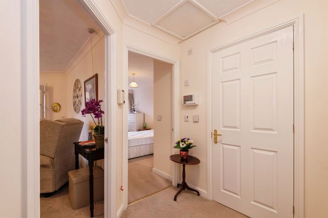Apartment 39, Carlton Court, Blenheim Road, Minehead photo 4