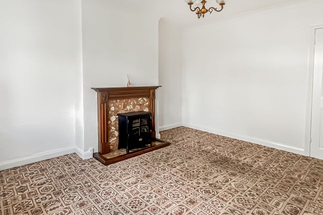 25, Lancaster Avenue, Leek photo 3