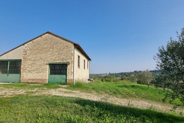 Farmhouse for sale in Hillside, Rosignano Monferrato, Alessandria, Piedmont, Italy