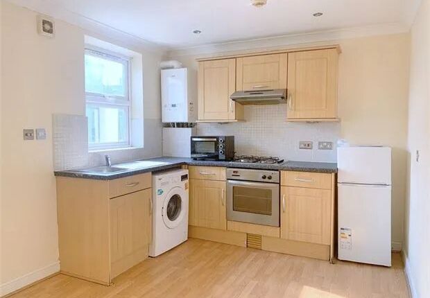 31c, Engleheart Road Catford, London photo 3