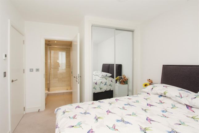 Flat for sale in Garnet Place, West Drayton